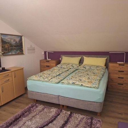 גמונדן Ferienwohnung Schicker מראה חיצוני תמונה